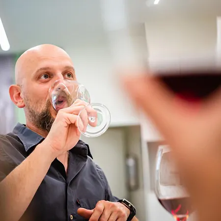 Del Duca Apartment *